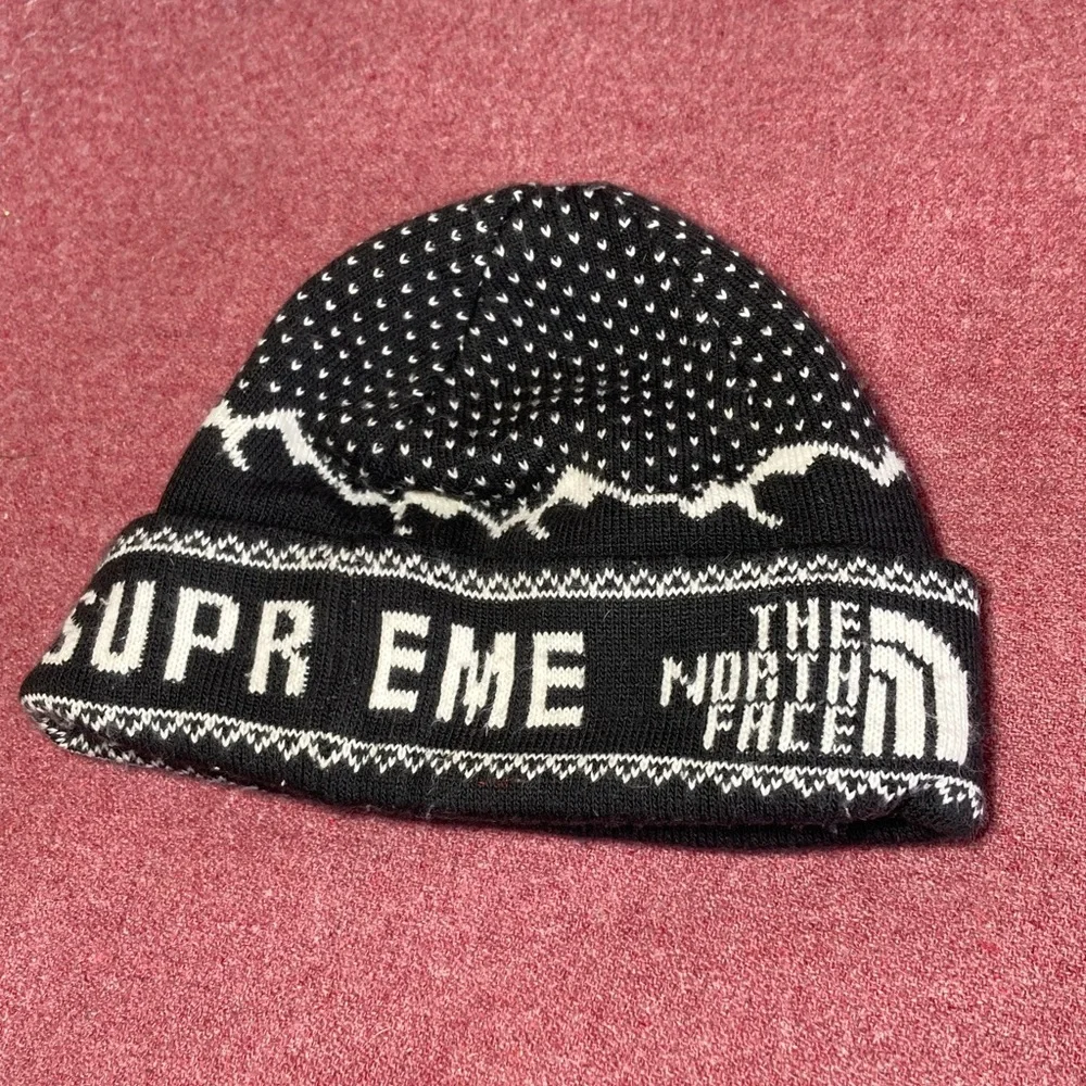 NORTH FACE X SUPREME Beanie - Picture 3 of 15